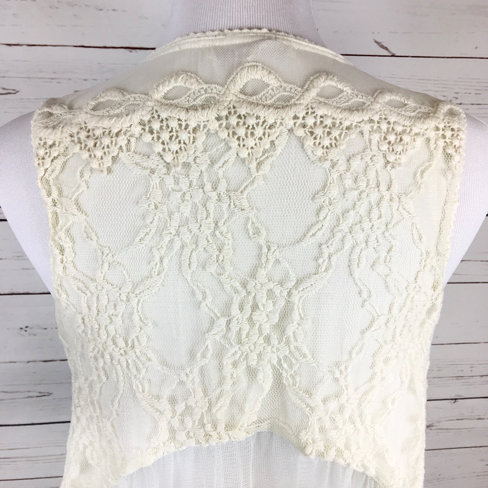 Miss Me Essential Lace Vest M - Picture 7 of 8